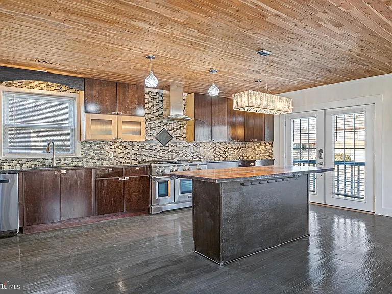 312 N Hammonds Ferry Rd — Photo 15