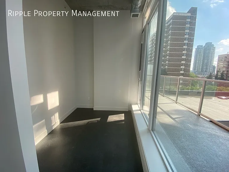 624 8th Ave SE #402 — Photo 8