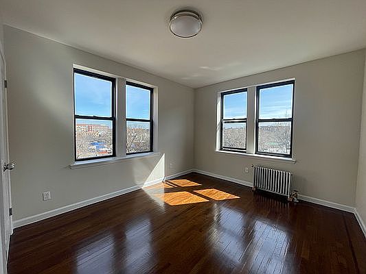 5th image of 45-56 42nd St APT 4C