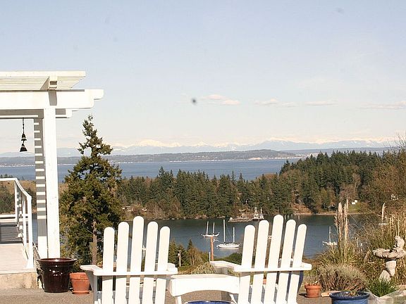 Patio with a view and plenty of room for cookouts and outdoor entertaining