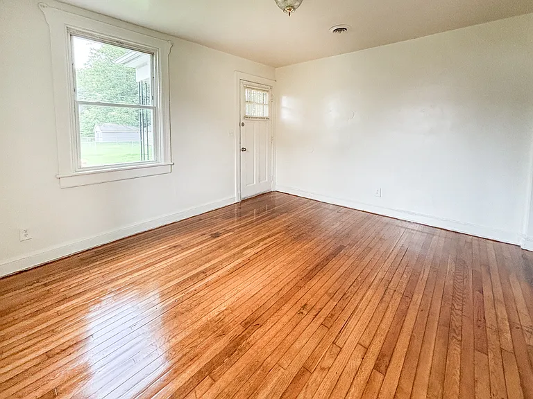 130 Leavenworth St — Photo 11