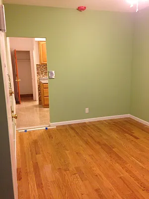 Rented by Zikos Realty Services | media 8