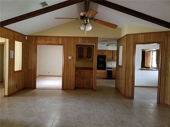 4th image of 608 W Esparada Dr