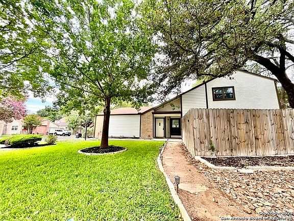 2nd image of 1419 Brook Mdw