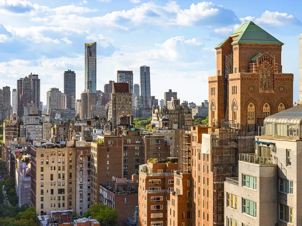 200 East 62nd Street image 4 of 12