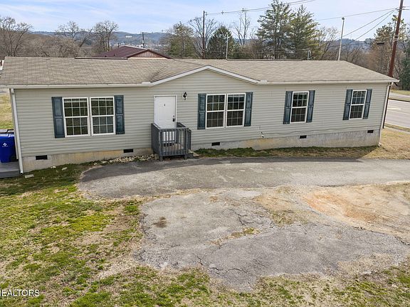 3rd image of 296 Illinois Ave