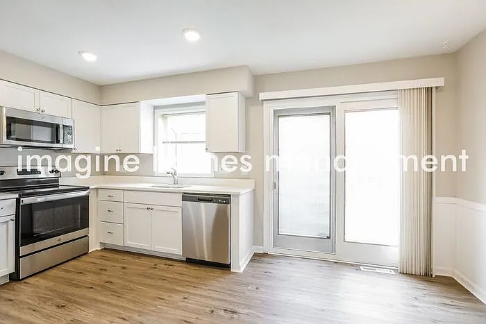 9612 W 93rd St — Photo 6