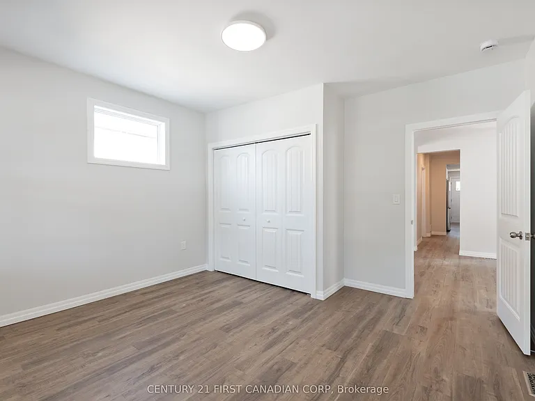 35 Inkerman St #MAIN — Photo 9