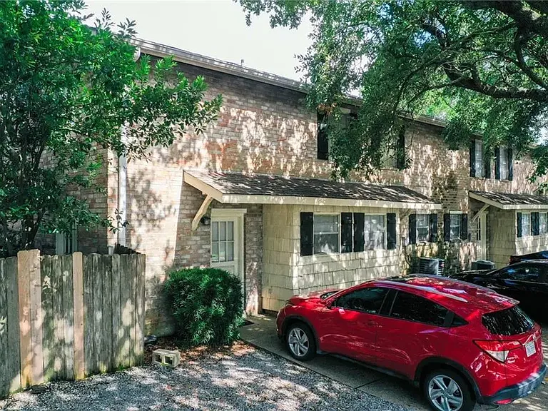 209 Pine St — Photo 10