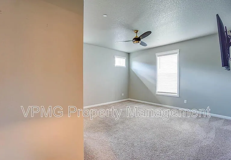 604 NW 25th Way — Photo 28