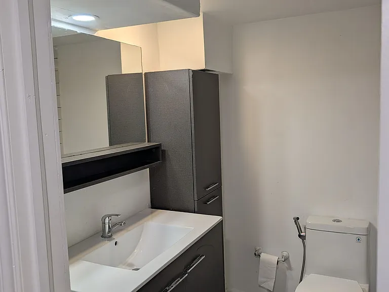 573 Sheppard Ave — Photo 9