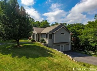 308 Sorrento Knolls Dr, Blowing Rock, NC 28605