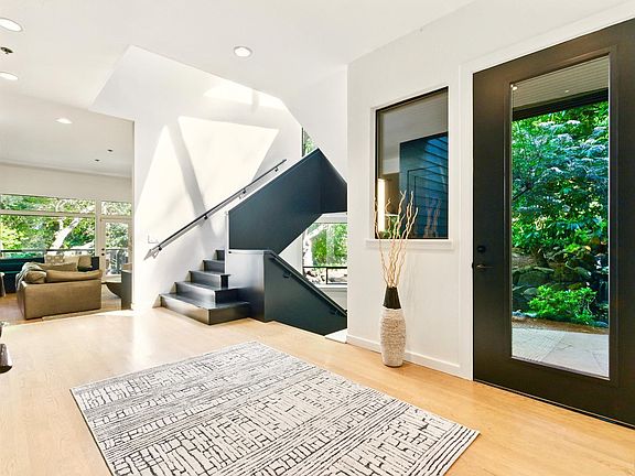2nd image of 119 Marguerite Avenue