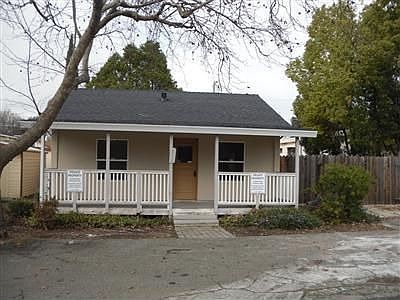 1st image of 806 Bidwell St