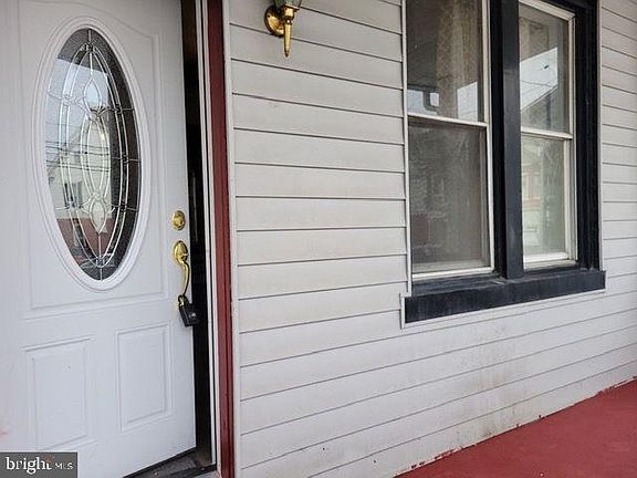 5th image of 114 Lehman St