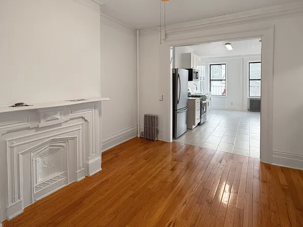 163 Bedford Avenue image 4 of 7