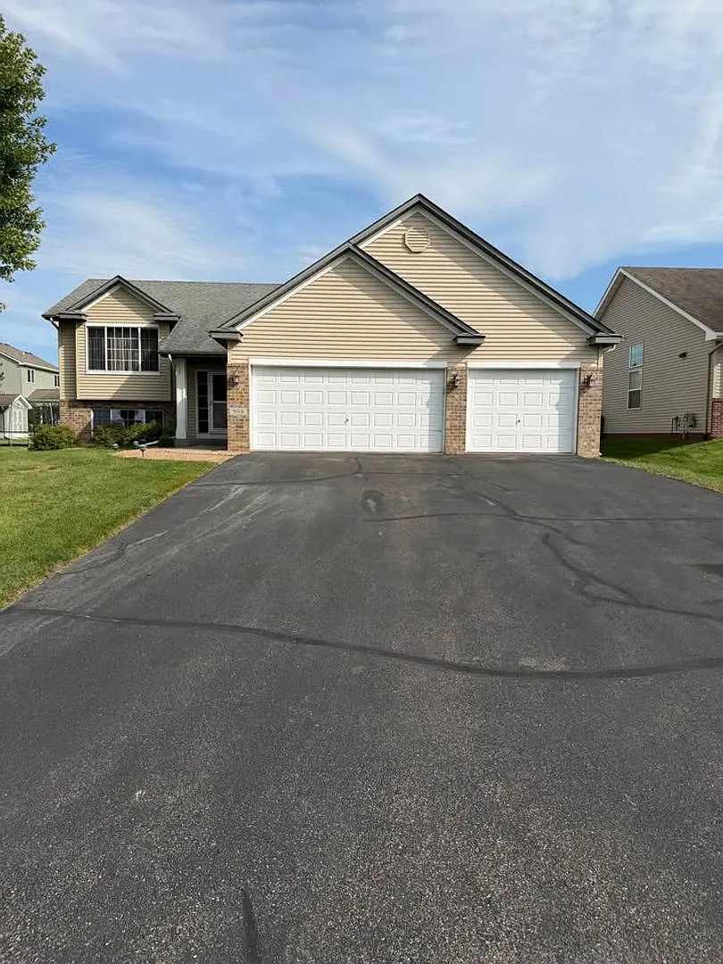 House for Rent — Photo 1
