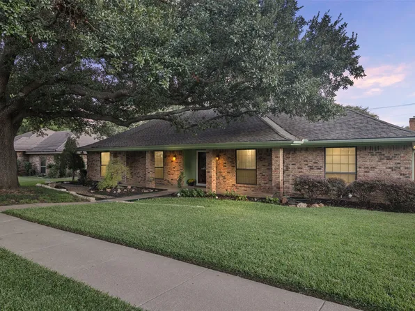 1716 Hampton Ct, Bedford, TX 76021