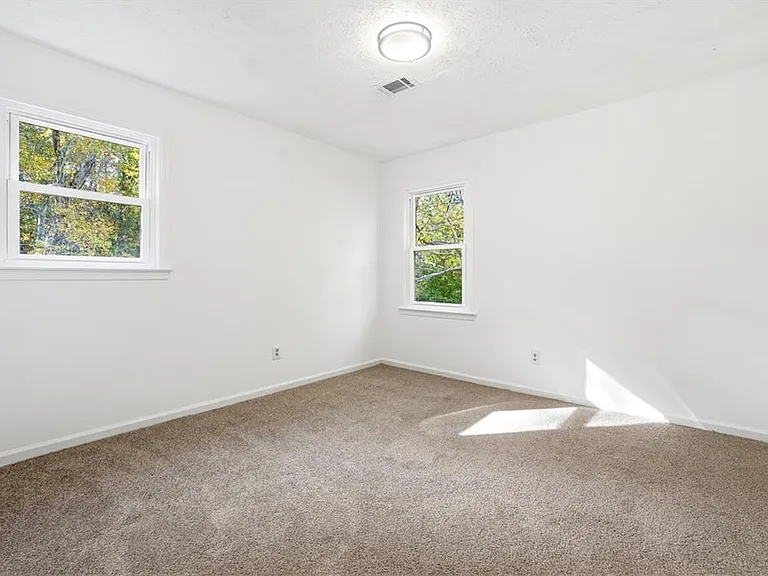 6917 Laurelwood Dr — Photo 6