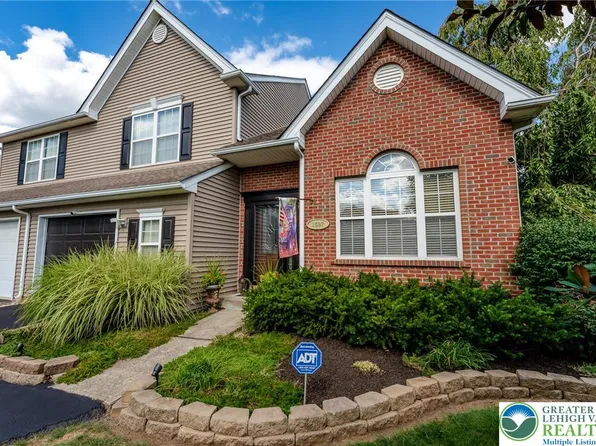 1597 Cambridge Dr, Macungie, PA 18062