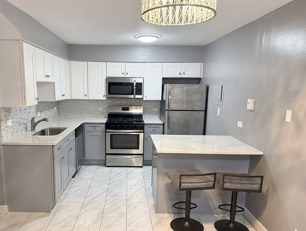 670 Marilyn Ave — Photo 3