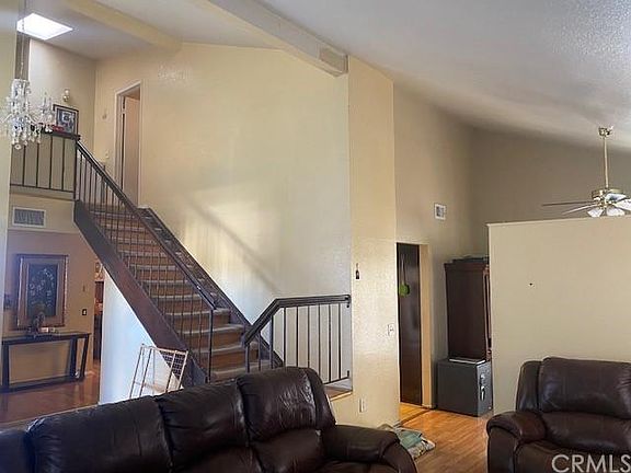 5th image of 25689 Rosebay Ct