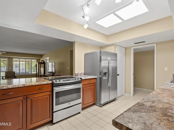 10425 W ROUNDELAY Circle, Sun City, AZ 85351