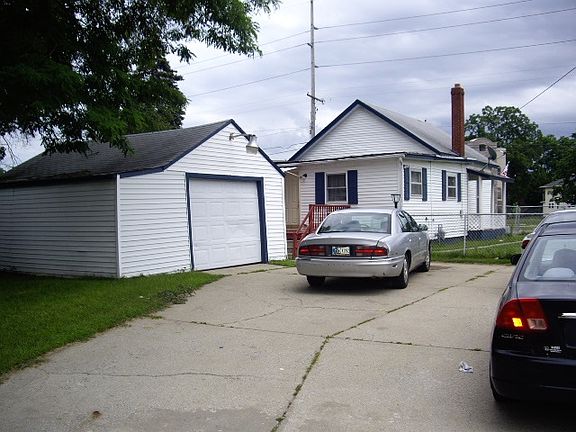 3rd image of 833 S Bend Ave