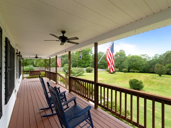 676 Zeus Hunt Club Ln, Aroda, VA 22709