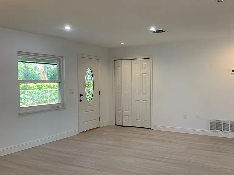 183 E Grand Bend Ave — Photo 8