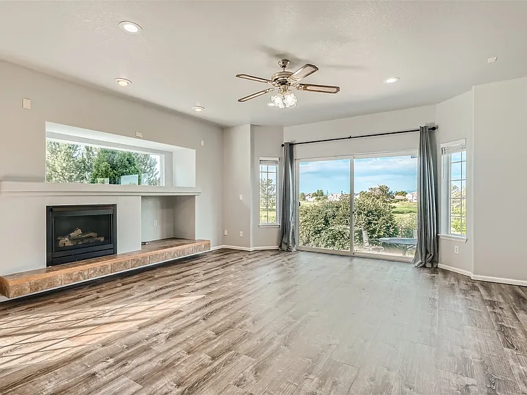 5489 Netherland St — Photo 12