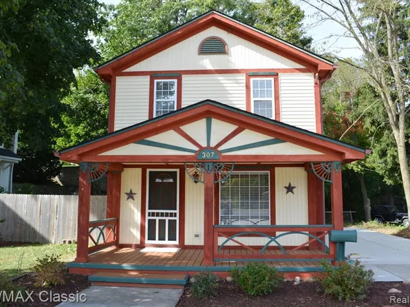 307 N Center St, Northville, MI 48167