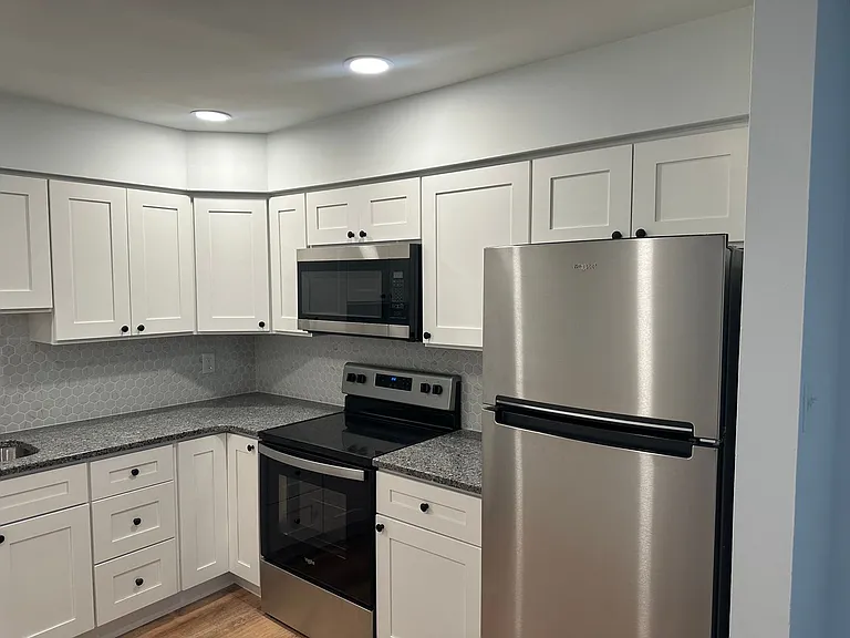 13 Michele Ct — Photo 7