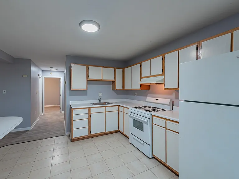 104 N Graham St — Photo 14