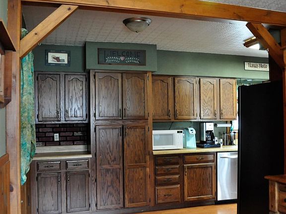 4th image of 24 Fairview Ln