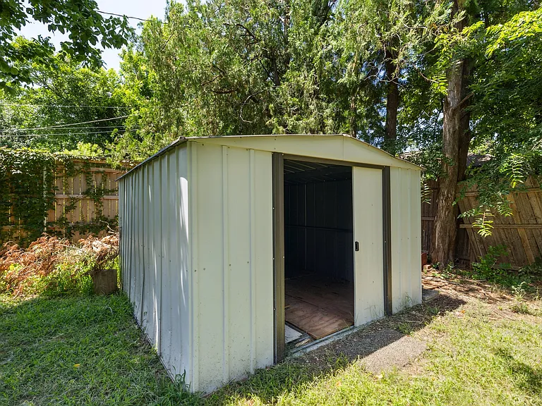 1101 Glenwood Ave — Photo 47
