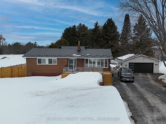 2nd image of 116 Mill St E