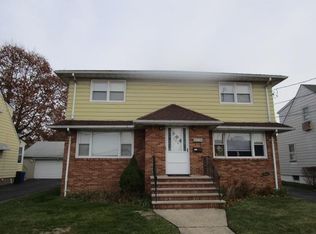 284 2nd St #2, Saddle Brook, NJ 07663