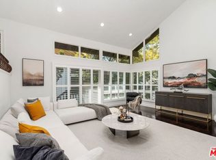 2880 Woodwardia Dr, Los Angeles, CA 90077