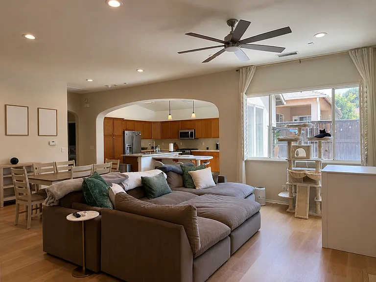 4094 W Fig Tree Ln — Photo 3