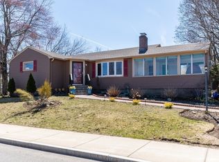 139 Warwick Ave, Waltham, MA 02452