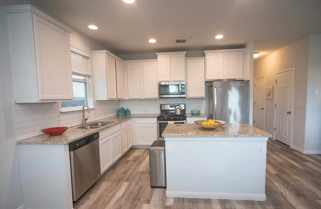 3 bed, 2.5 bath, 1667 sqft, $2,275 — Photo 3