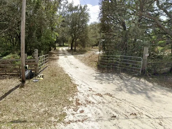 121 PINE TREE Drive, Palatka, FL 32147