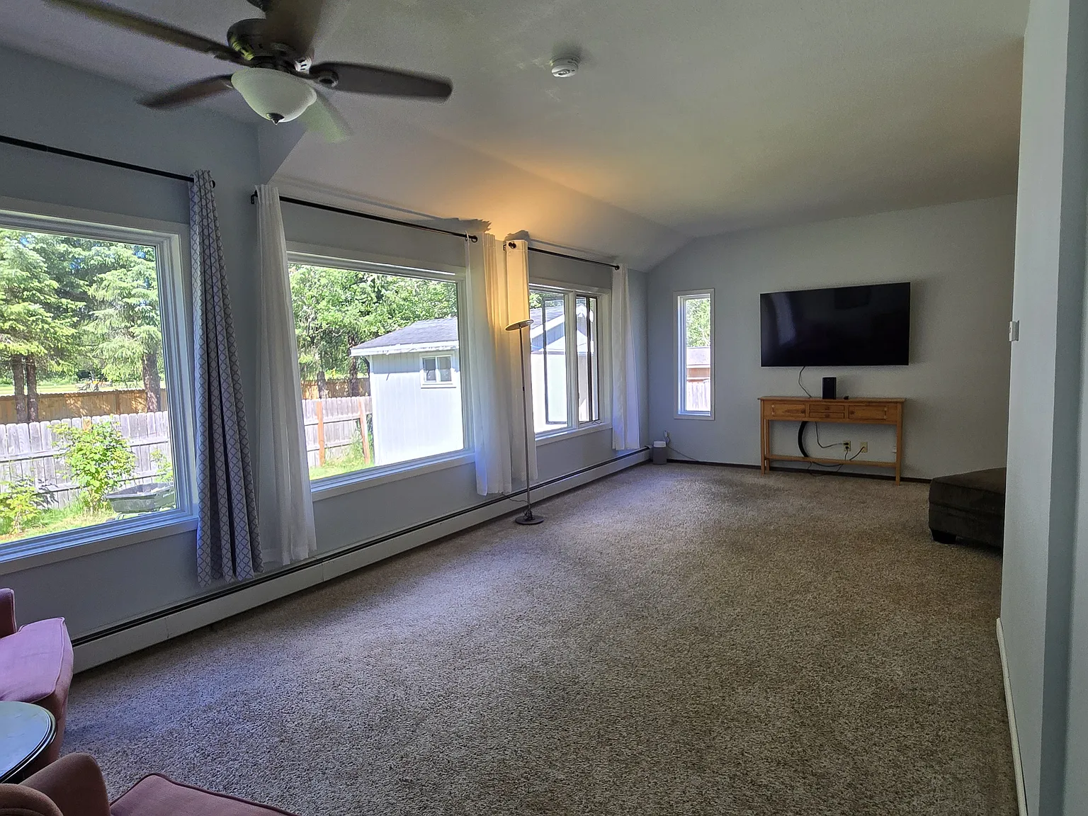4 bed, 2.5 bath, 2406 sqft, $4,400 — Photo 4