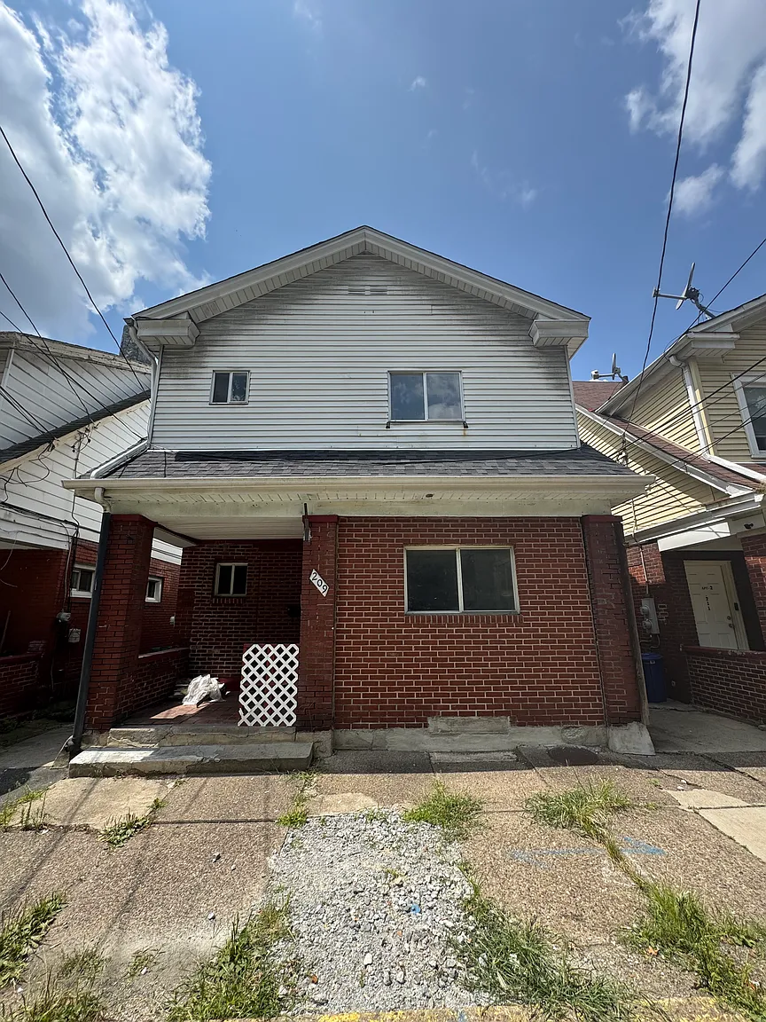 209 Spencer Ave photo 1