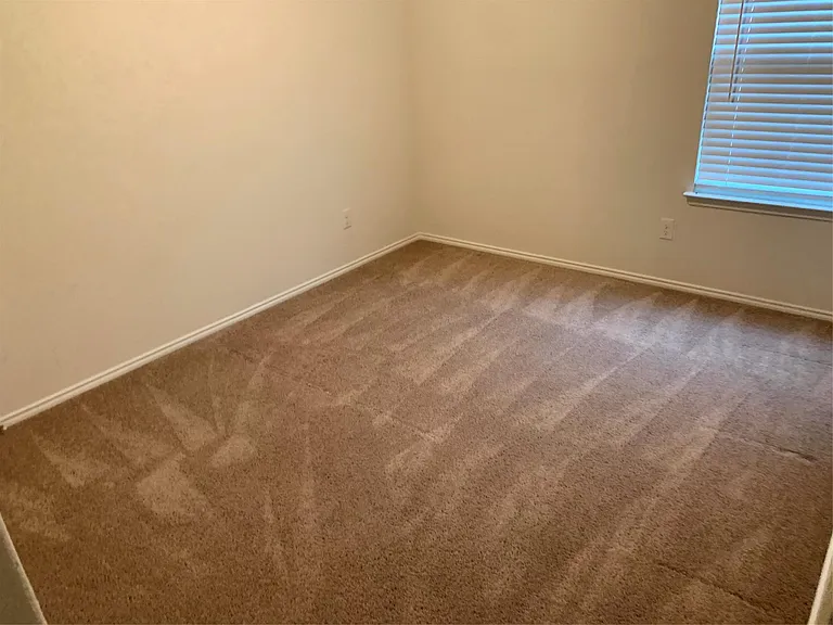 2444 Larimar Dr — Photo 16