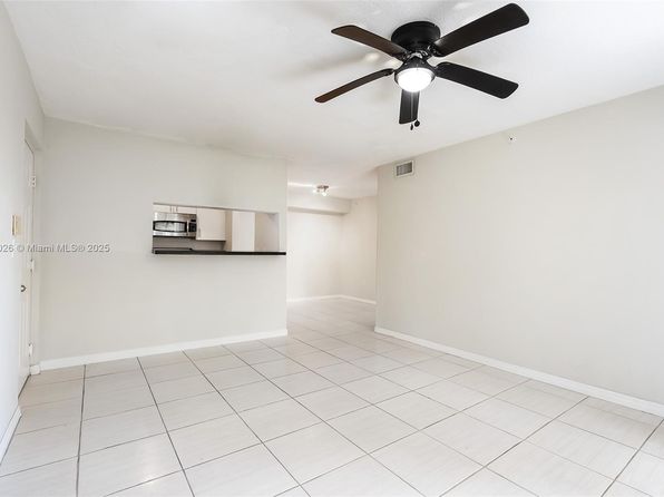 12136 Saint Andrews Pl APT 204