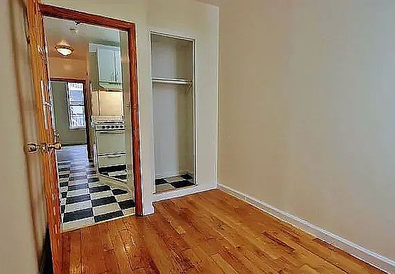 3rd image of 431 E 9th St APT 11