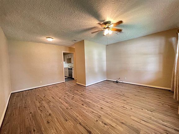 4th image of 317 Evans St