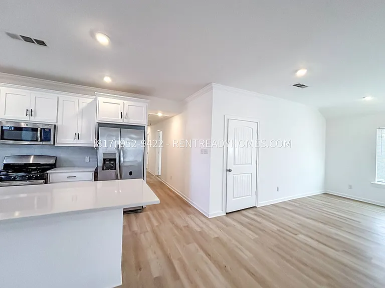 2117 Christine Ave — Photo 5